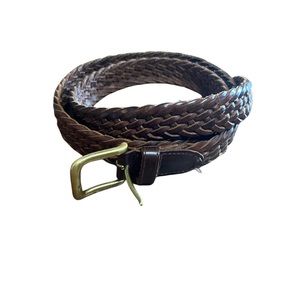 Vintage brown braided leather belt 🤠